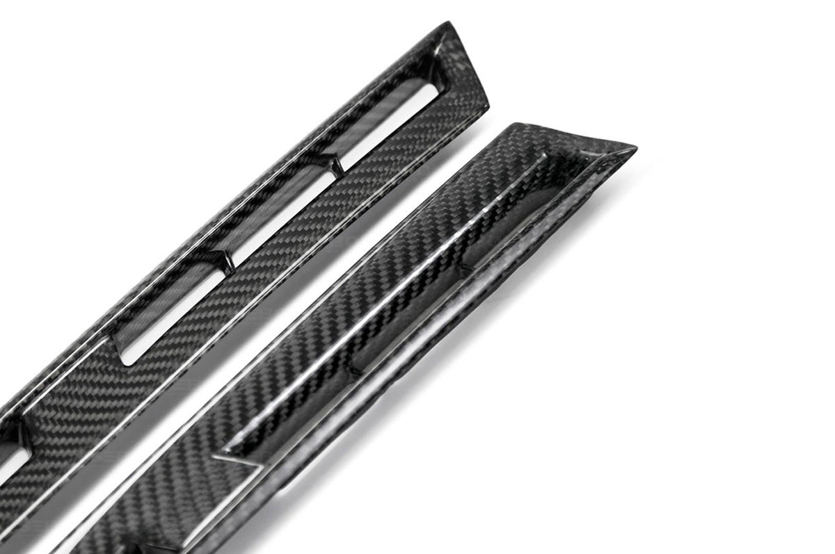 FD0910NSGTR Seibon R35 GTR Gloss Carbon Fiber Fender Vents