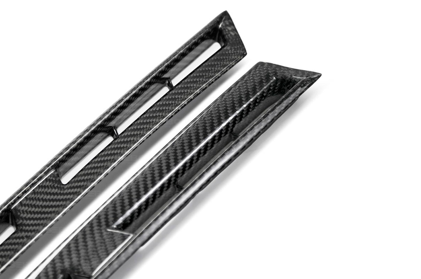 FD0910NSGTR Seibon R35 GTR Gloss Carbon Fiber Fender Vents