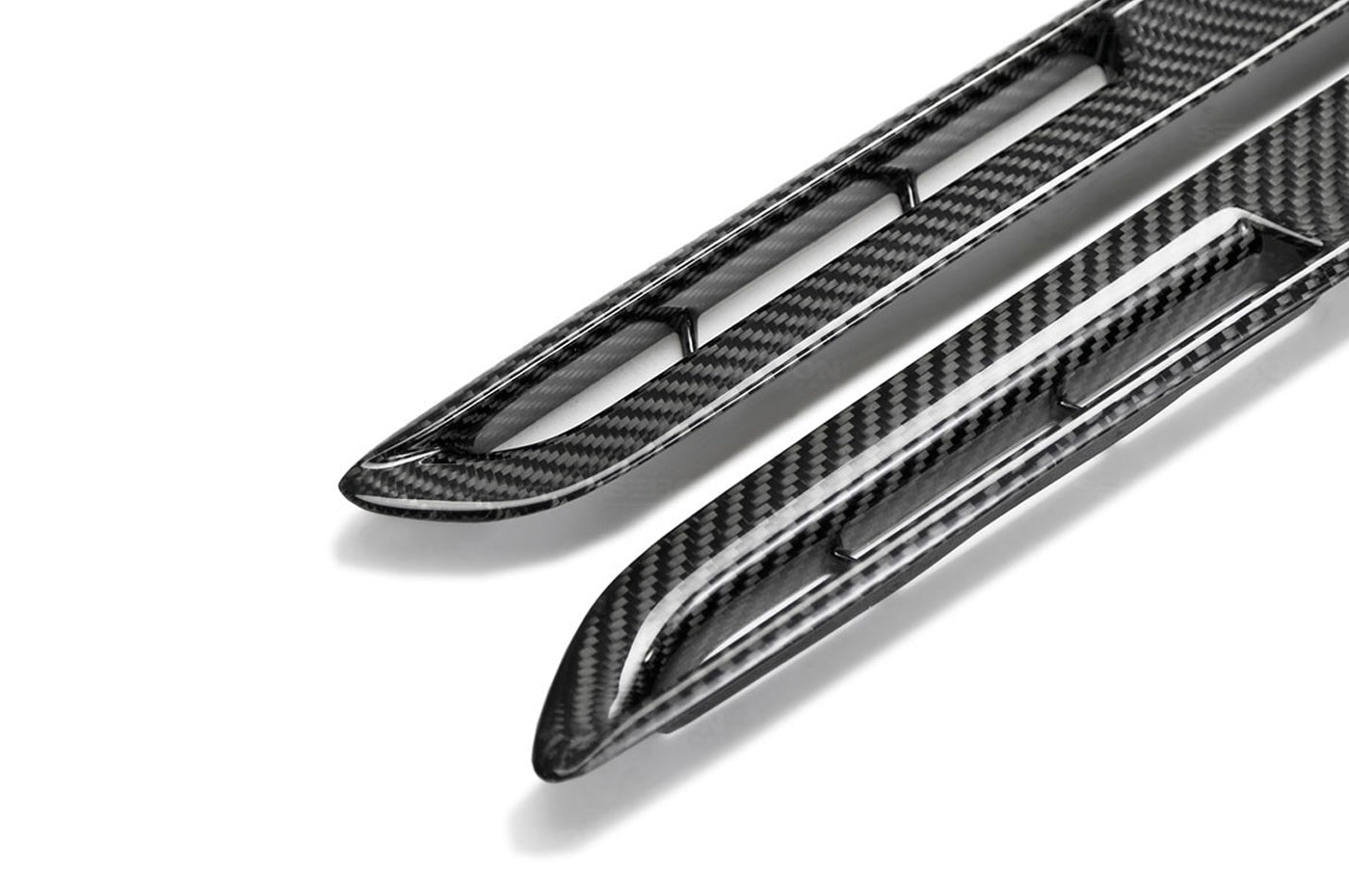 FD0910NSGTR Seibon R35 GTR Gloss Carbon Fiber Fender Vents