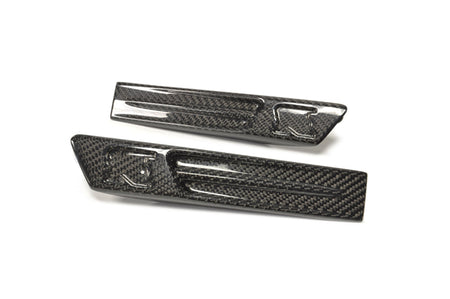 Seibon Gloss Carbon Fiber Fender Badges for R35 GTR (FDL0910NSGTR)
