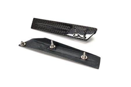Seibon Gloss Carbon Fiber Fender Badges for R35 GTR (FDL0910NSGTR)