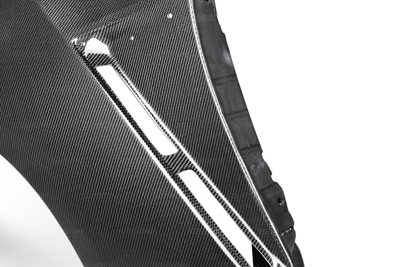 Seibon Gloss Carbon Fiber Fenders for R35 GTR (FF0910NSGTR-OE)