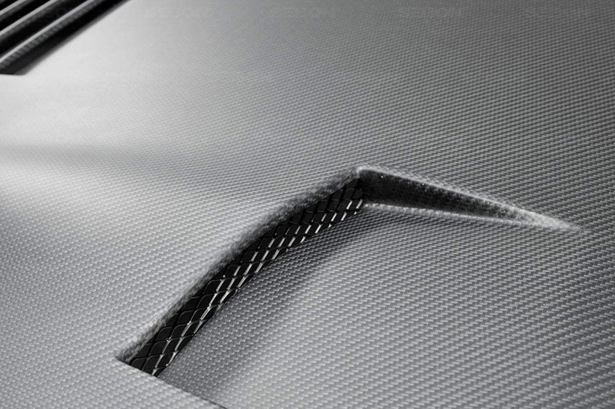 HD0910NSGTR-GT-DRY Seibon GT Style R35 GTR Dry Carbon Hood