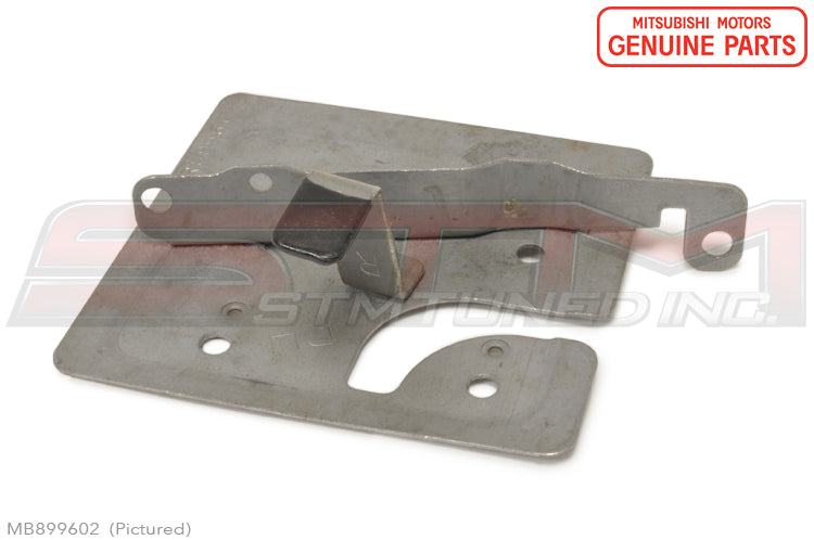 MB899602 Mitsubishi Radio Mounting Bracket - 2G DSM (RH)