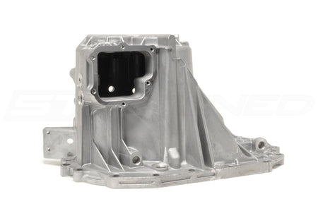 MD749981 OEM Evo 4-9 5-Speed Transmission Case