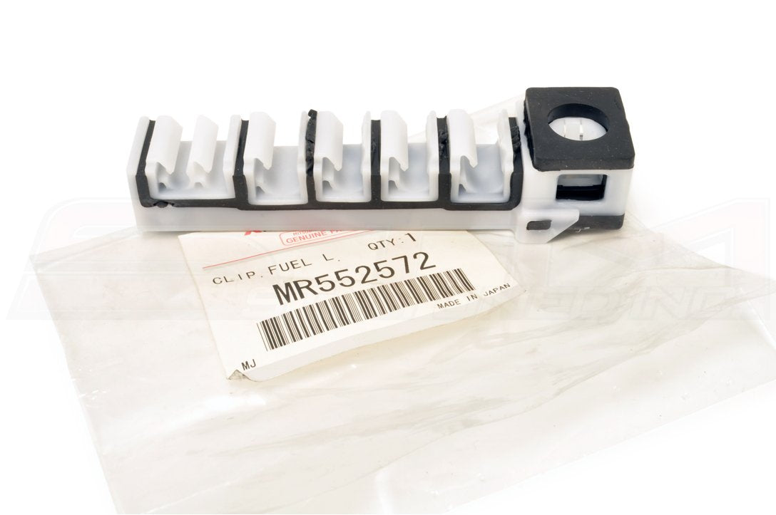 Fuel Line Clip D for Evo 7 8 9 MR552572