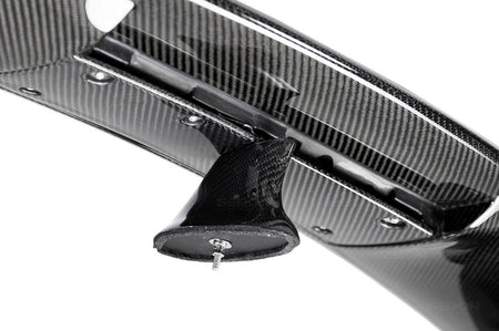 Seibon Carbon Fiber Spoiler OEM Style Gloss for R35 GTR (RS0910NSGTR-OE)