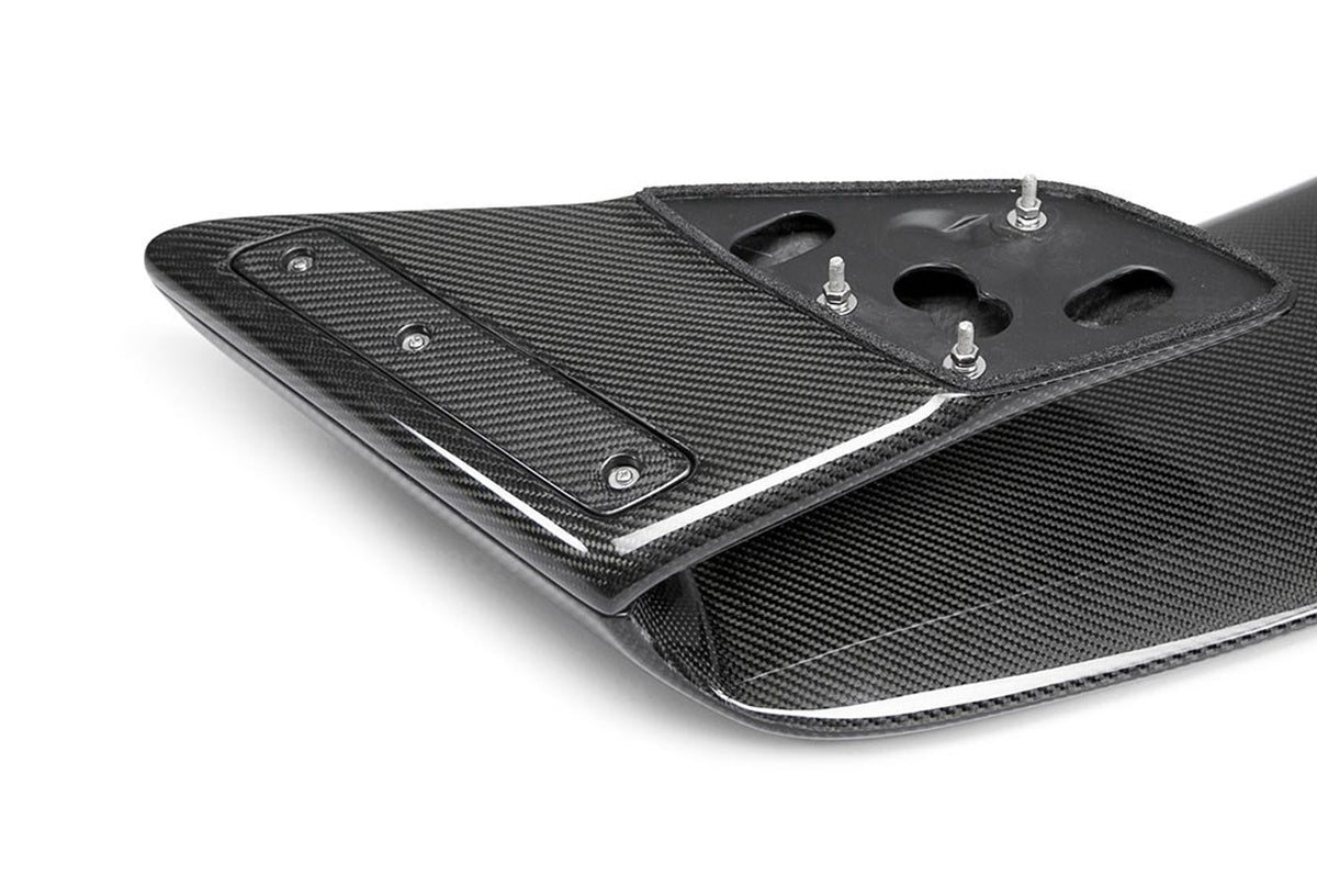 Seibon Carbon Fiber Spoiler OEM Style Gloss for R35 GTR (RS0910NSGTR-OE)