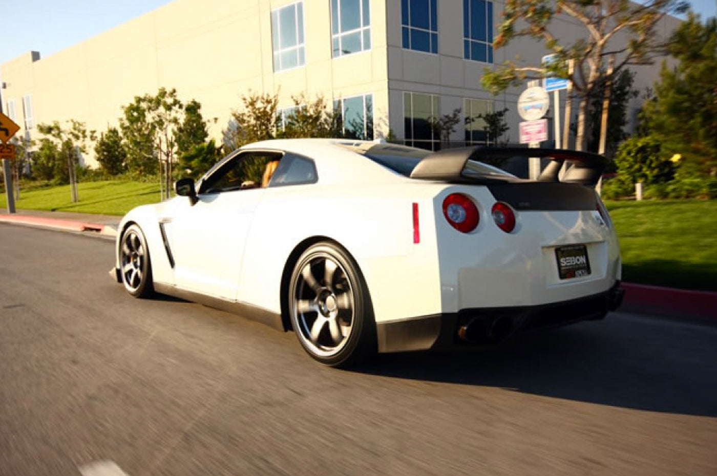 Seibon Carbon Fiber Spoiler VS Style Dry for R35 GTR (RS0910NSGTR-VS-DRY)