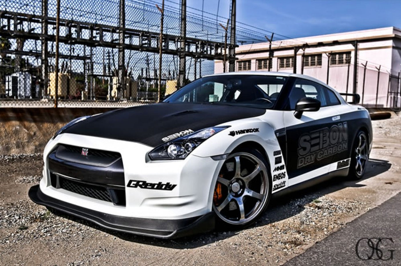 Seibon Carbon Fiber Side Skirts OEM Style for R35 GTR 2009-2016 (SS0910NSGTR-OE)