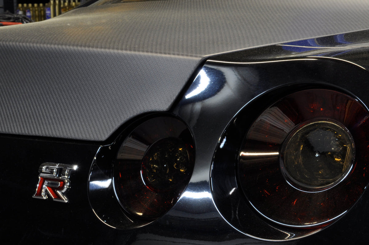 Seibon Carbon Fiber Trunk OEM Style Wingless Dry for R35 GTR (TL0910NSGTR-OE-DRY)