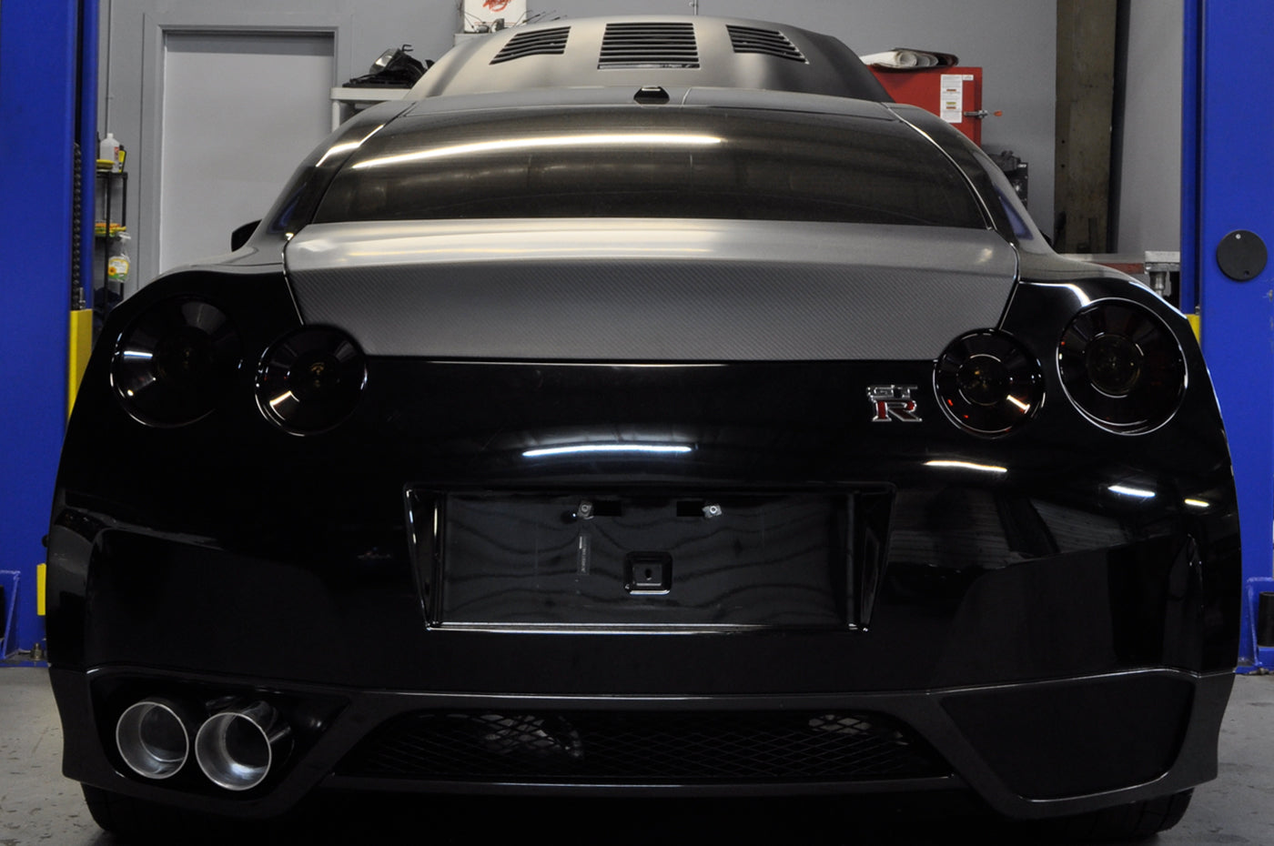 Seibon Carbon Fiber Trunk OEM Style Wingless Dry for R35 GTR (TL0910NSGTR-OE-DRY)