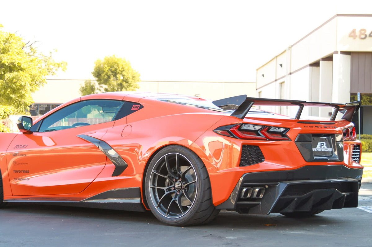 APR Carbon License Plate Backing for 2020+ Chevrolet Corvette C8 (CBX-C8LIC)