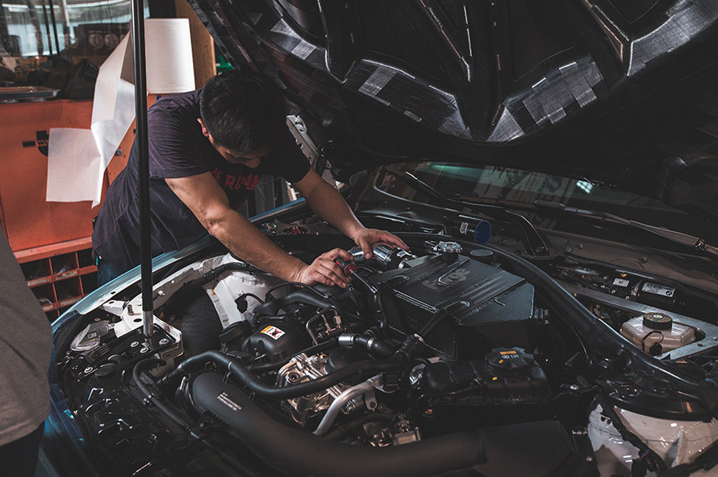Forge Motorsport Chargecooler for 2015-2021 S55 F87 BMW M2 Competition/ F80 M3/ F82 M4 (FMCC1) being installed