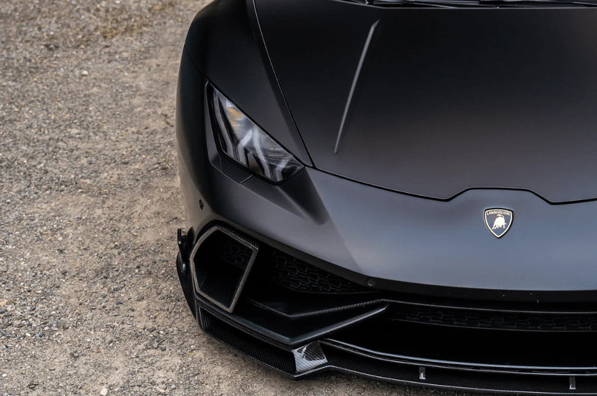 Vorsteiner Lamborghini Huracan Mondiale Edizione Carbon Aero Air Intake Bezels (0840LOV) installed on black Lamborghini Huracan LP610